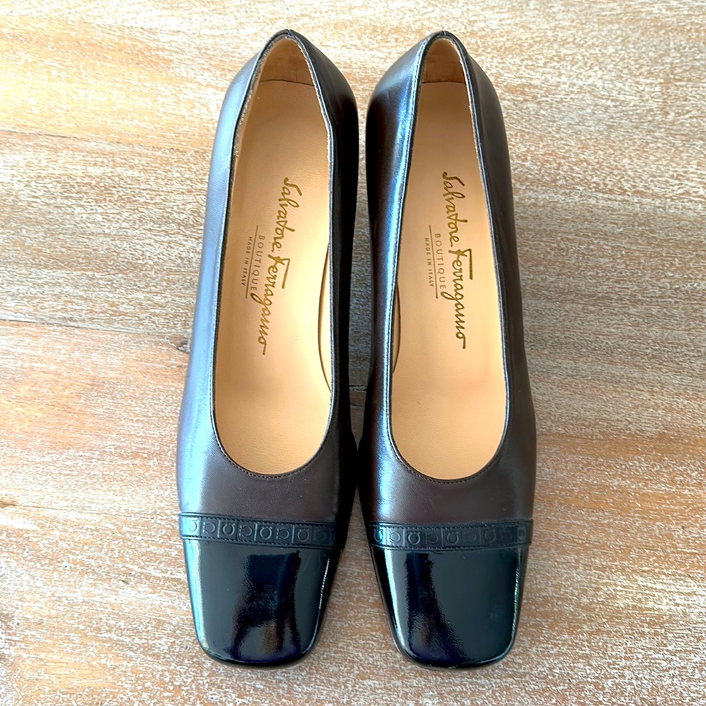 NWOT Vintage Salvatore Ferragamo Low Heals Brown and Black 8.5